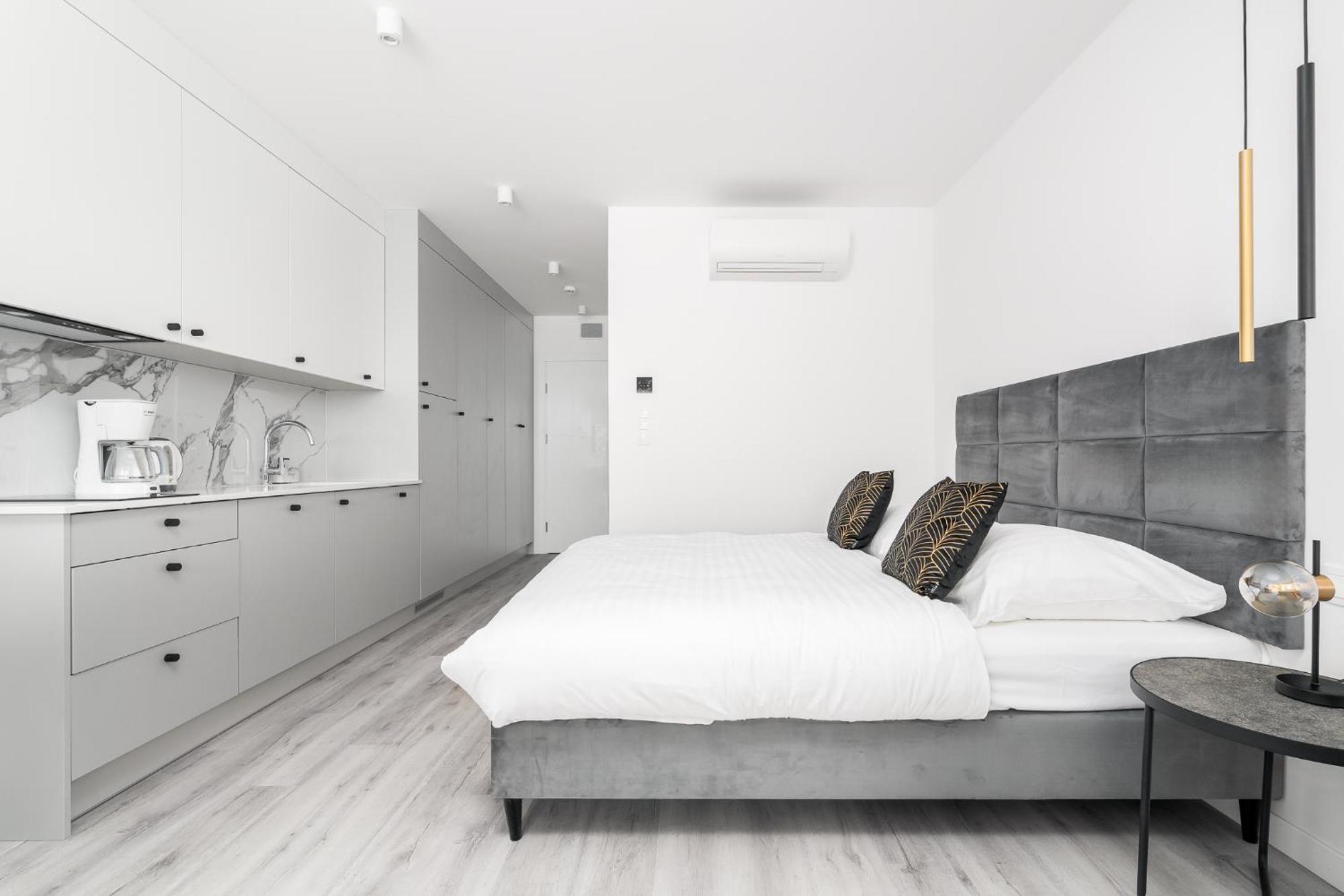 Apartment Sea & - *